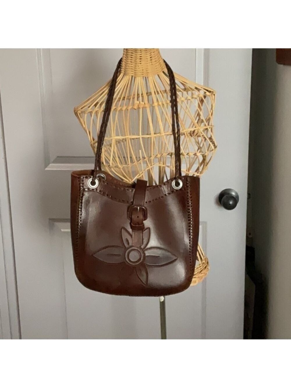 VTG handcrafted Chocolate Brown Leather Bucket Shoulder Bag - Picture 3 of 3